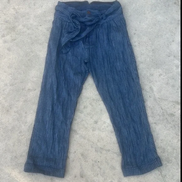 Free People Rumors Crop Navy Blue Strip Harem PaperBag Pants Women's Size 4 - Picture 2 of 9
